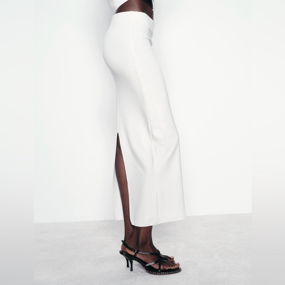 One set knit vest and skirt - Picture 2 of 5